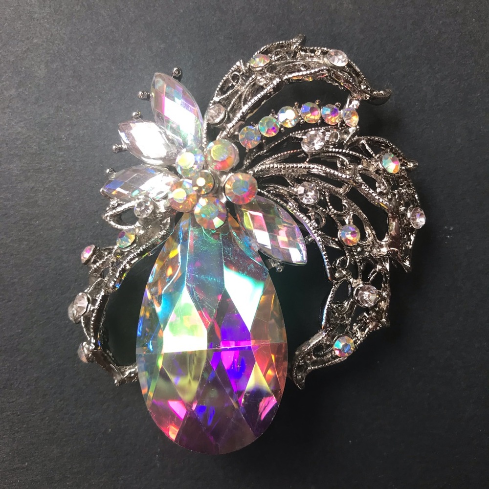 Clear Rhinestone Floral Vase Bridal Brooch Pin